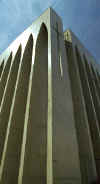 brasilia_church_exterior.jpg (21065 bytes)