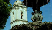 salvador_fountain.jpg (32530 bytes)