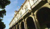 havana_plaza.jpg (32588 bytes)