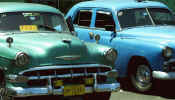 havana_taxis.jpg (27864 bytes)