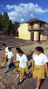trinidad_kids.jpg (35460 bytes)
