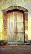 canal_door.jpg (30103 bytes)