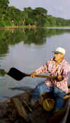 manu_boatsman.jpg (25150 bytes)