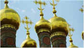 moscow_kremlin_domes.jpg (15028 bytes)