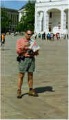 moscow_tourist.jpg (16149 bytes)