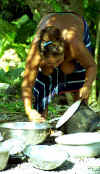 fais_maggie_cooking.jpg (32774 bytes)