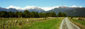 south_is_west_mountains_panoramic.jpg (34688 bytes)