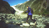 south_is_west_pippa_crossing_glacier.jpg (35124 bytes)
