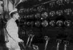 santo_ap_engine_room.jpg (8227 bytes)