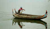man_slow_boat.jpg (18543 bytes)