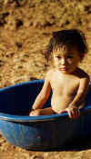 nan_babybath.jpg (14646 bytes)